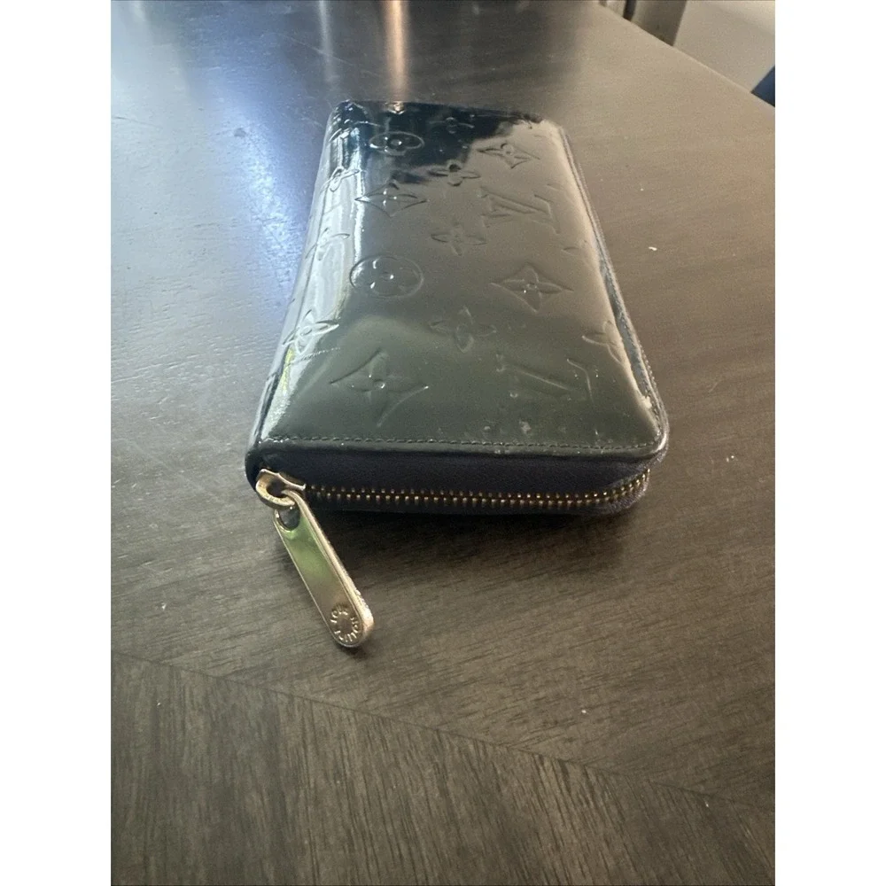 Louis Vuitton Monogram Vernis Zippy Wallet Bleu Nuit